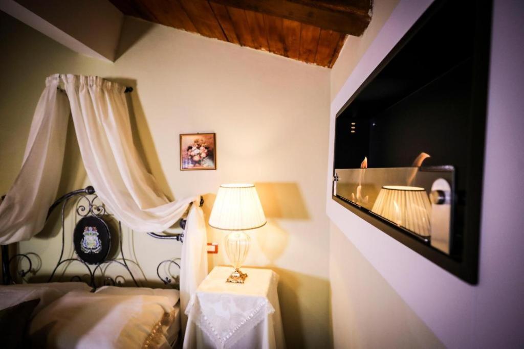 Dimora Di Charme Villa Sant'Erasmo Fumone Bilik gambar